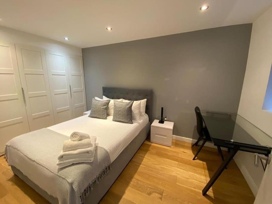 A Beautiful And Cozy In The Heart Of Londra